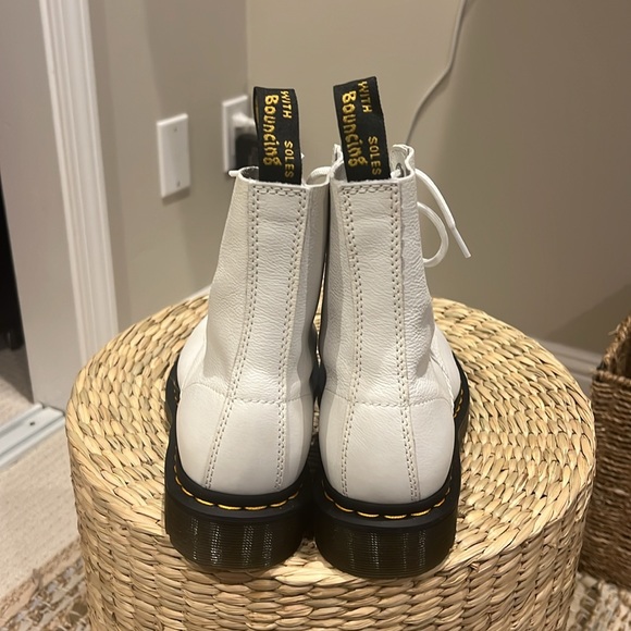 Dr. Martens off white boots. - Picture 2 of 4